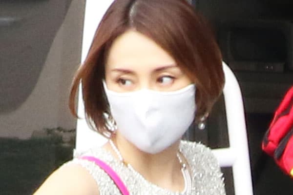 米倉涼子「ギャラ半額でいい」制作費高騰で悲鳴の『ドクターX』現場を助けた “男気ある申し出” | Smart FLASH/スマフラ[光文社週刊誌]