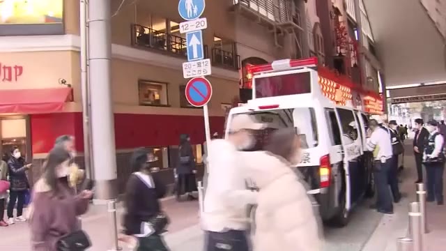 あて逃げの車　歩行者天国を暴走　標識をなぎ倒し逃走　福岡市天神