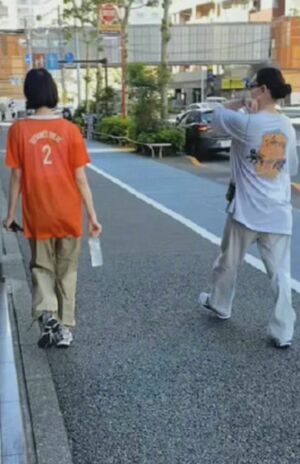 小松菜奈に2度フラれた菅田将暉　3回目で成功し友人と祝賀パーティー