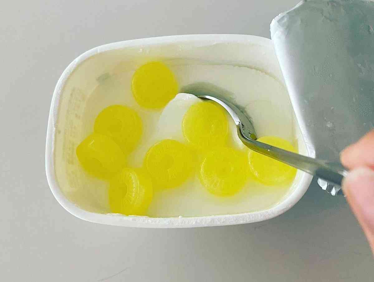 パインアメをヨーグルトに入れると…？　公式オススメの食べ方に驚き