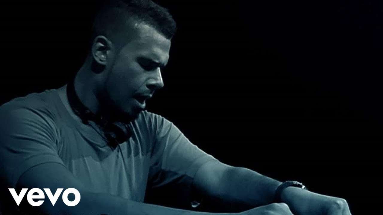 Afrojack - Ten Feet Tall (Official Lyric Video) ft. Wrabel - YouTube