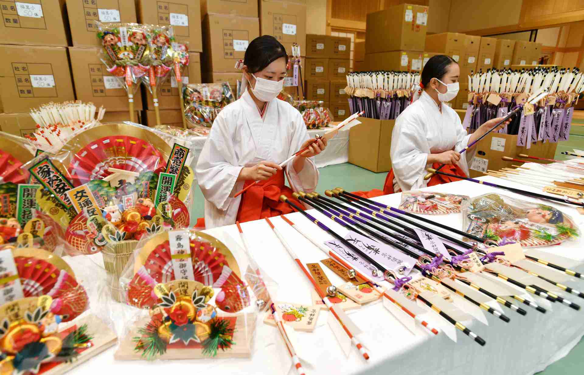 縁起物、準備OK　正月迎える準備着々　霧島神宮（南日本新聞） - Yahoo!ニュース