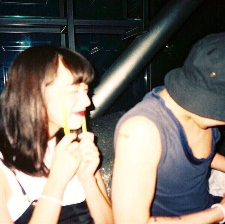 小松菜奈に2度フラれた菅田将暉　3回目で成功し友人と祝賀パーティー