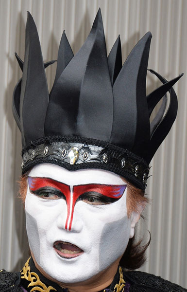 デーモン閣下、定期健診に苦笑い「悪魔のくせに」 理由は「人間の体を借りているので」
