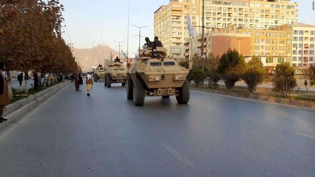 タリバン、米軍から奪取の軍用車連ねる軍事パレード実施（CNN.co.jp） - Yahoo!ニュース