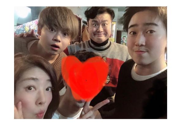 小松菜奈に2度フラれた菅田将暉　3回目で成功し友人と祝賀パーティー