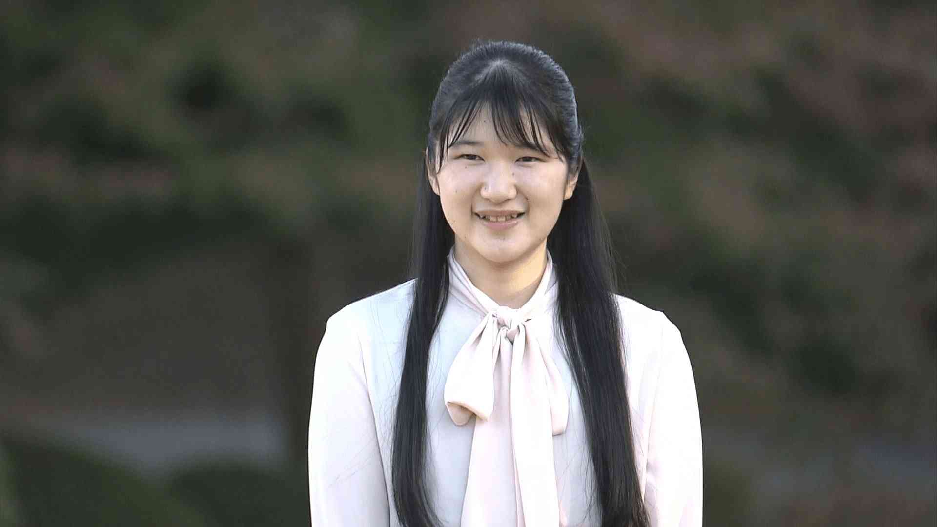 30年ぶり「天皇の娘」が成人に　“二十歳”の愛子さま 公務デビューは?学業優先でオンライン授業の日々（FNNプライムオンライン） - Yahoo!ニュース