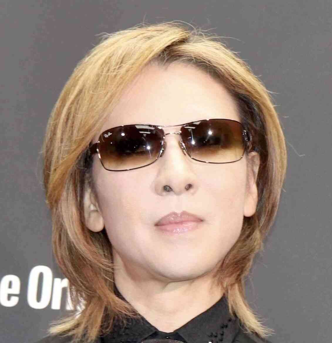 YOSHIKI、誕生日に筋肉美ショット公開でファン歓喜「腹筋ヤバ」「神がかってる」