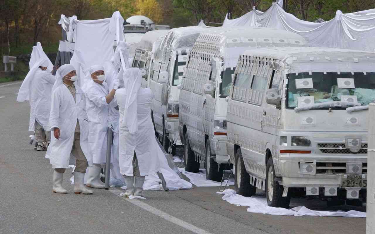 「電磁波攻撃を受けている」“謎の白装束集団”騒動から18年…パナウェーブ研究所はその後どうなった？ | 未解決事件を追う | 文春オンライン
