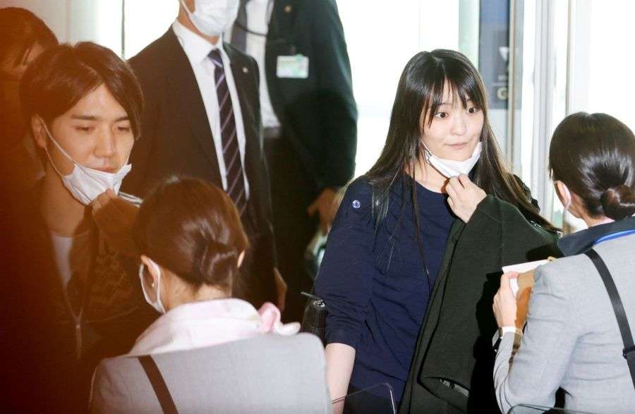 眞子さん　小室圭さんとの笑顔でわかる「順風満帆の新婚生活」（FRIDAY） - Yahoo!ニュース