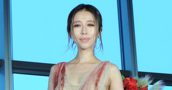 加藤ミリヤがママに！結婚決意の陰にあったシングル母の言葉 | 女性自身
