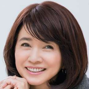 風吹ジュン、アラ古希の恋の着地点　年下経営者とギュッと手つなぎデート