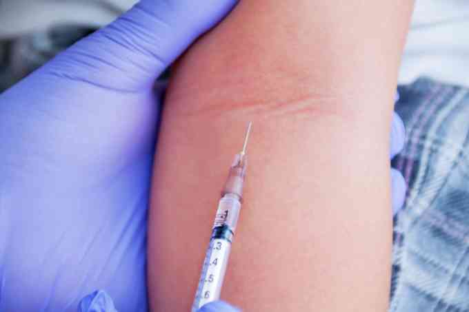 東京都医師会・尾﨑治夫会長　子どもへの新型コロナのワクチン接種は「慎重に検討した上で行った方がいい」（ニッポン放送） - Yahoo!ニュース