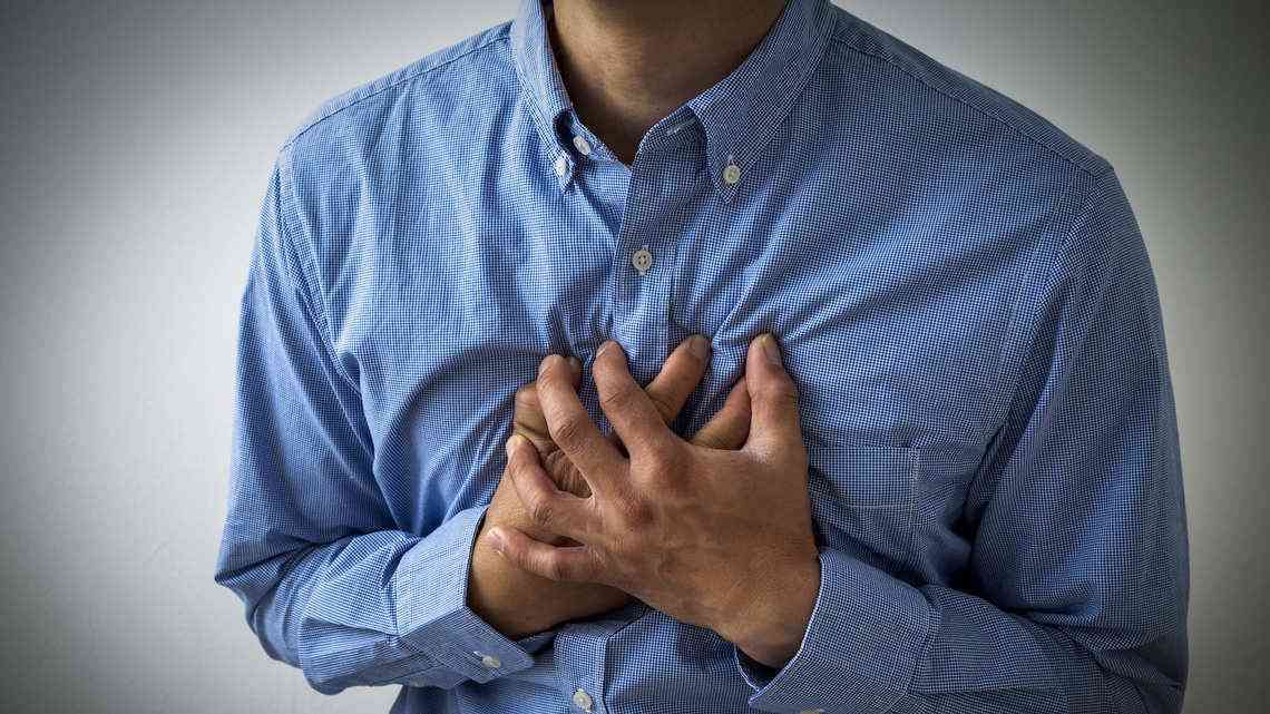 孤独は1日15本の喫煙に匹敵？ 日本人がやりがちな「寿命を削る悪習慣」