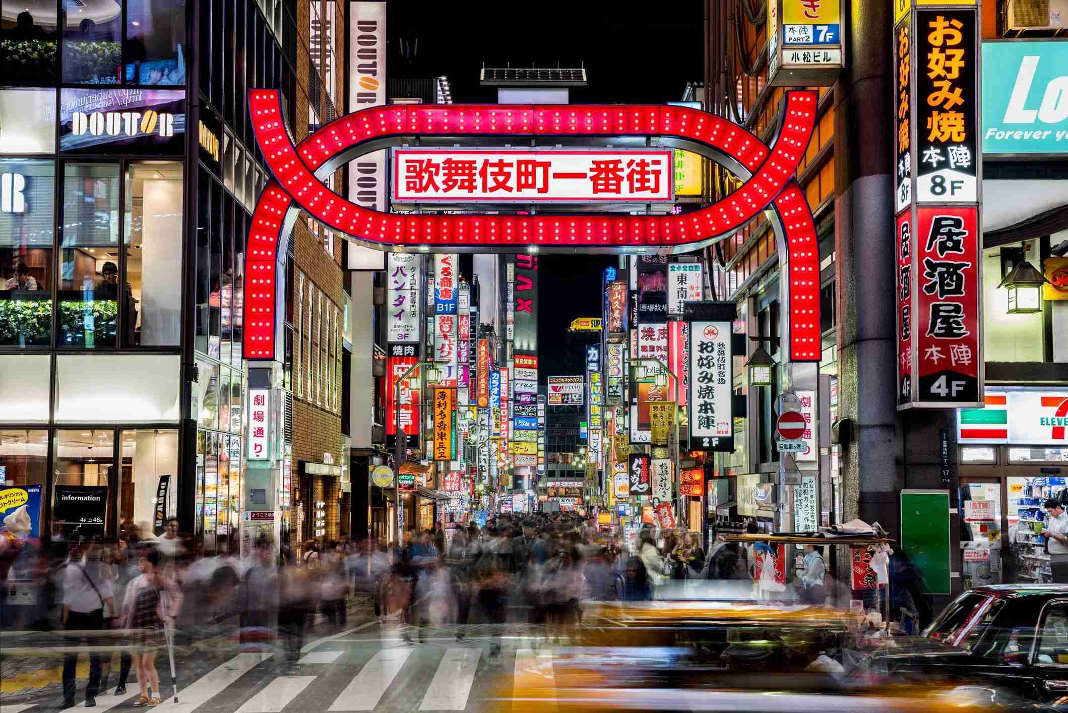 「あんまりイキがるとマジで殺るぞ！」なぜ暴力団幹部2人は歌舞伎町で中国人マフィアに銃撃されたのか（文春オンライン） - Yahoo!ニュース