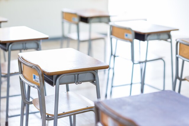 教え子の女子高生と「真剣交際」していた男性教師 懲戒免職になった経緯 - ライブドアニュース