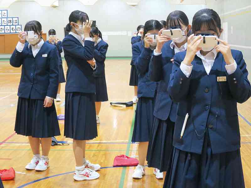 清水の舞台から飛び降り、大仏の手のひらでジャンプ　埼玉・加須の中学校、奈良や京都の修学旅行を疑似体験（埼玉新聞） - Yahoo!ニュース