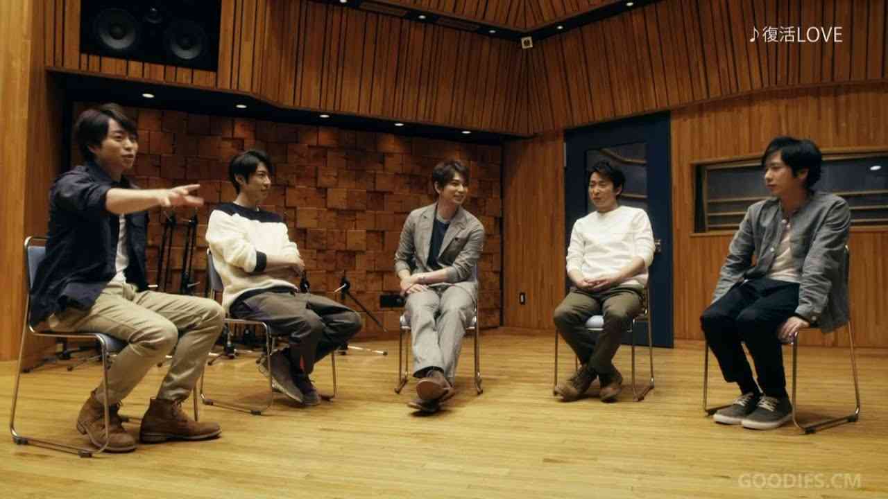 docomo dヒッツ ｢追いかける2人｣篇／｢“復活ＬＯＶＥ”スペシャル・トーク」篇 - 窪田正孝／嵐 - ♪ 嵐 ｢復活ＬＯＶＥ｣（30sec×2） - YouTube