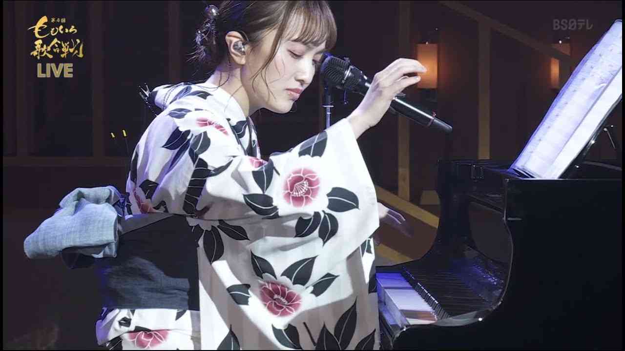 20201231  ２０２０年の大晦日のももいろ歌合戦で百田夏菜子と尾上松也・「この世界でうまく泳ぐなら」ライブ  Momoiro Clover Z ももいろクローバーZ Momota Kanako - YouTube