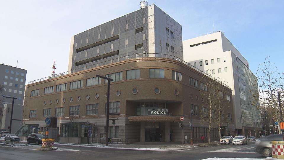 「自分の行動でケガをさせた」ススキノ路上で、交際女性を蹴る投げる…飲食代などで口論、27歳の風俗店従業員を逮捕（HBCニュース） - Yahoo!ニュース