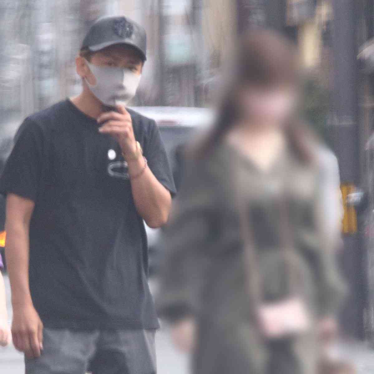 大野は新恋人と京都旅行、相葉は神社で真剣参拝…写真で振り返る“嵐休止1年目”の歩み（女性自身） - Yahoo!ニュース