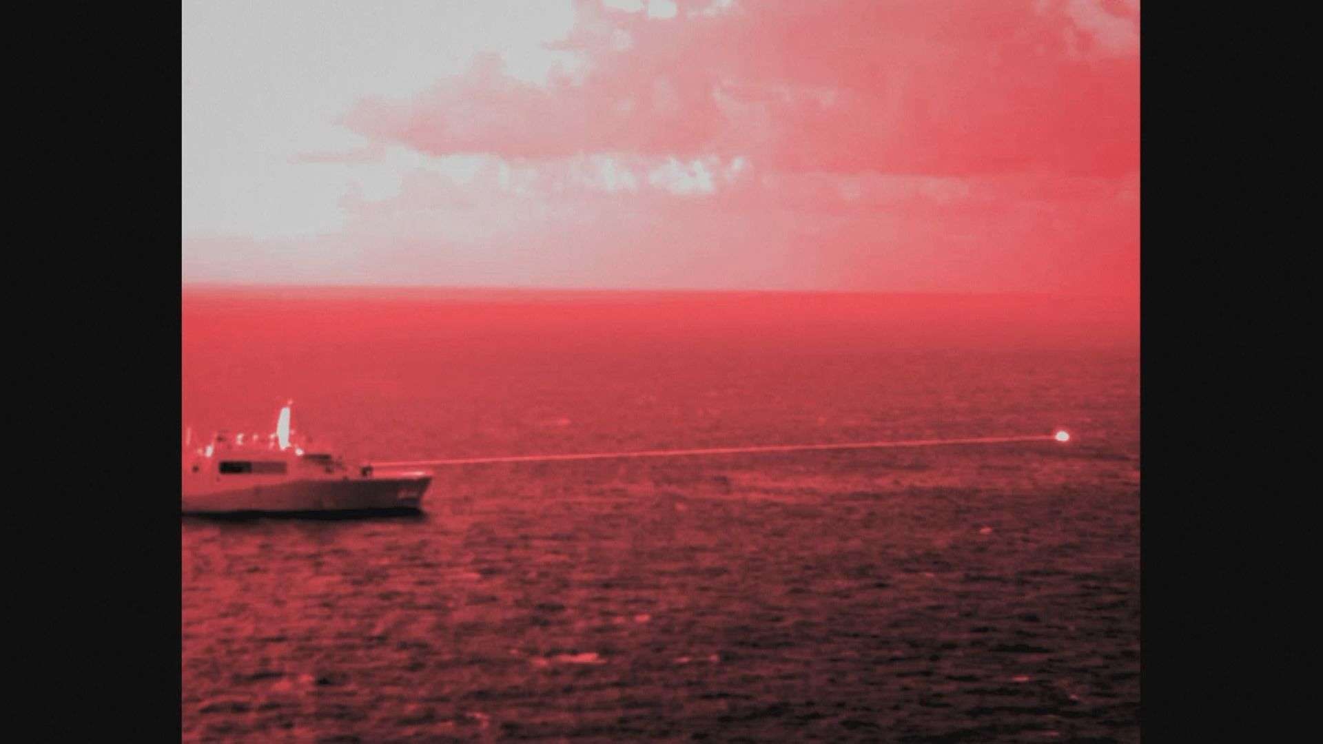 米海軍がレーザー砲を試射　アデン湾で洋上標的を破壊（AP通信） - Yahoo!ニュース