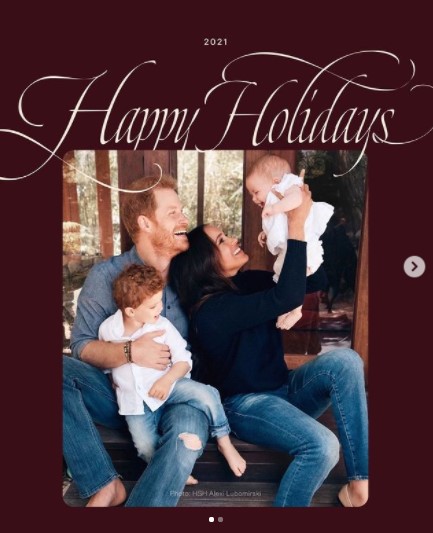 ヘンリー王子夫妻、第2子リリベットちゃんの姿を初披露　クリスマスカードに「美しい家族写真」の声