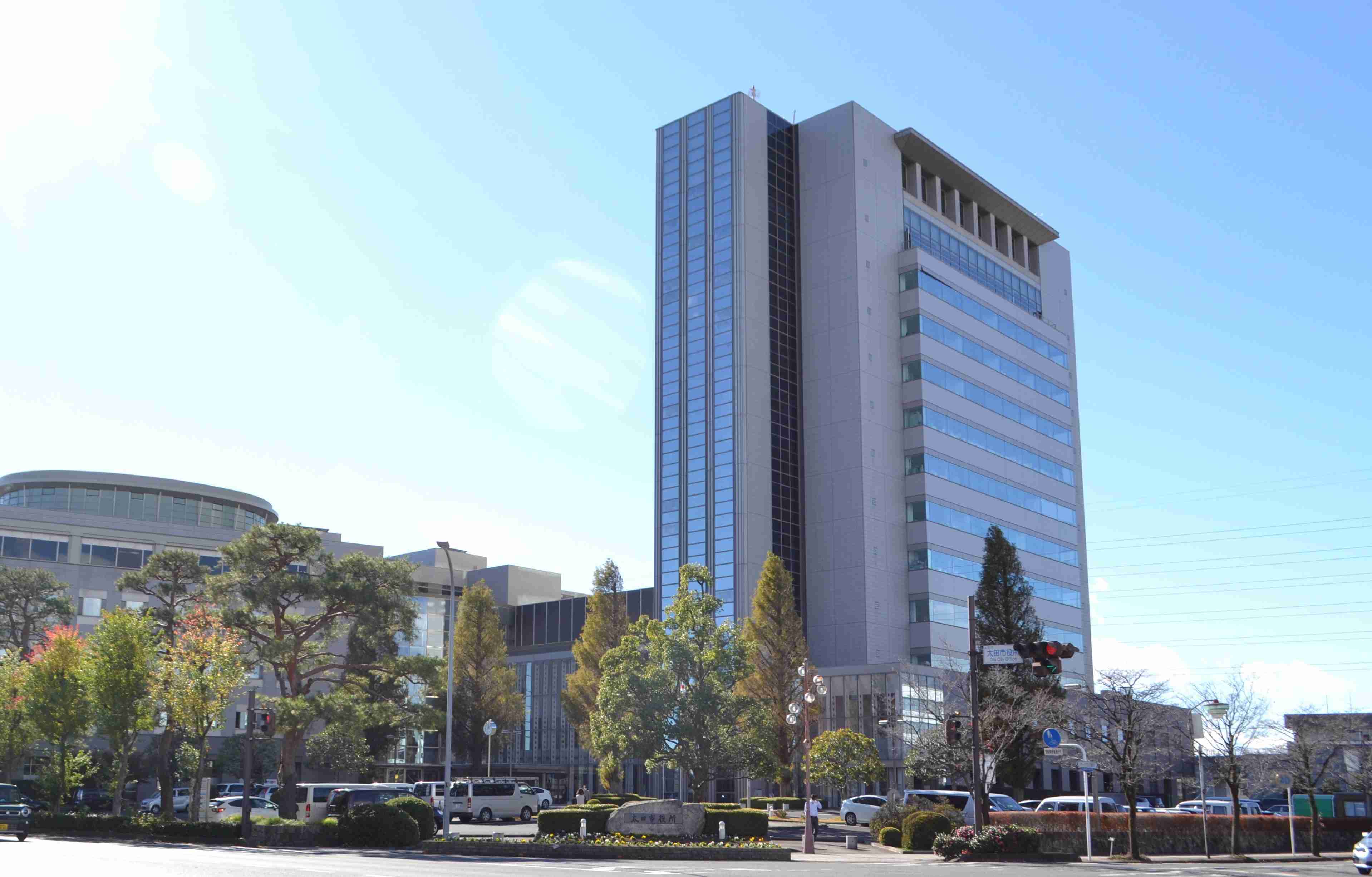 太田市長　10万円を全額現金で検討　国の子ども給付事業　「クーポンは使いにくい」 | 上毛新聞社のニュースサイト