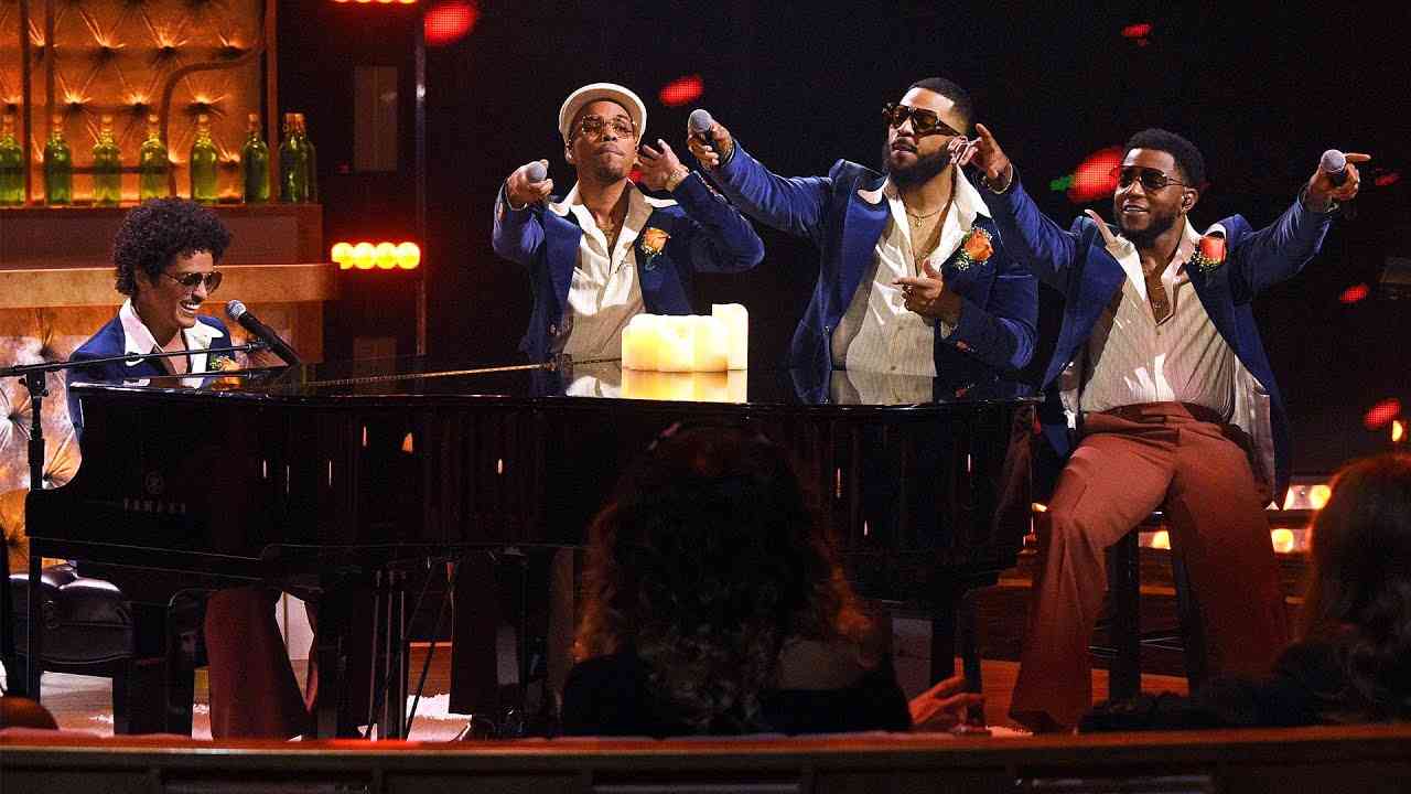 Bruno Mars, Anderson .Paak, Silk Sonic- Leave The Door Open (Live from the iHeartRadio Music Awards) - YouTube