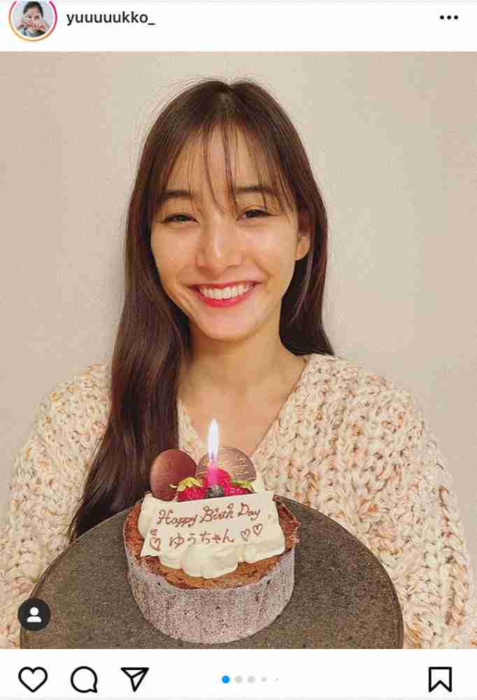 新木優子が28歳誕生日「笑顔で過ごしていきたい」、ケーキ手に親友・谷まりあと満面笑みの投稿に祝福続々