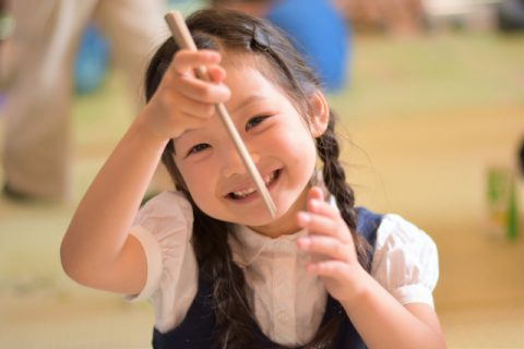 エジソンのお箸のデメリット！箸の持ち方が正しくならない理由を解説 | 保育士ライフ