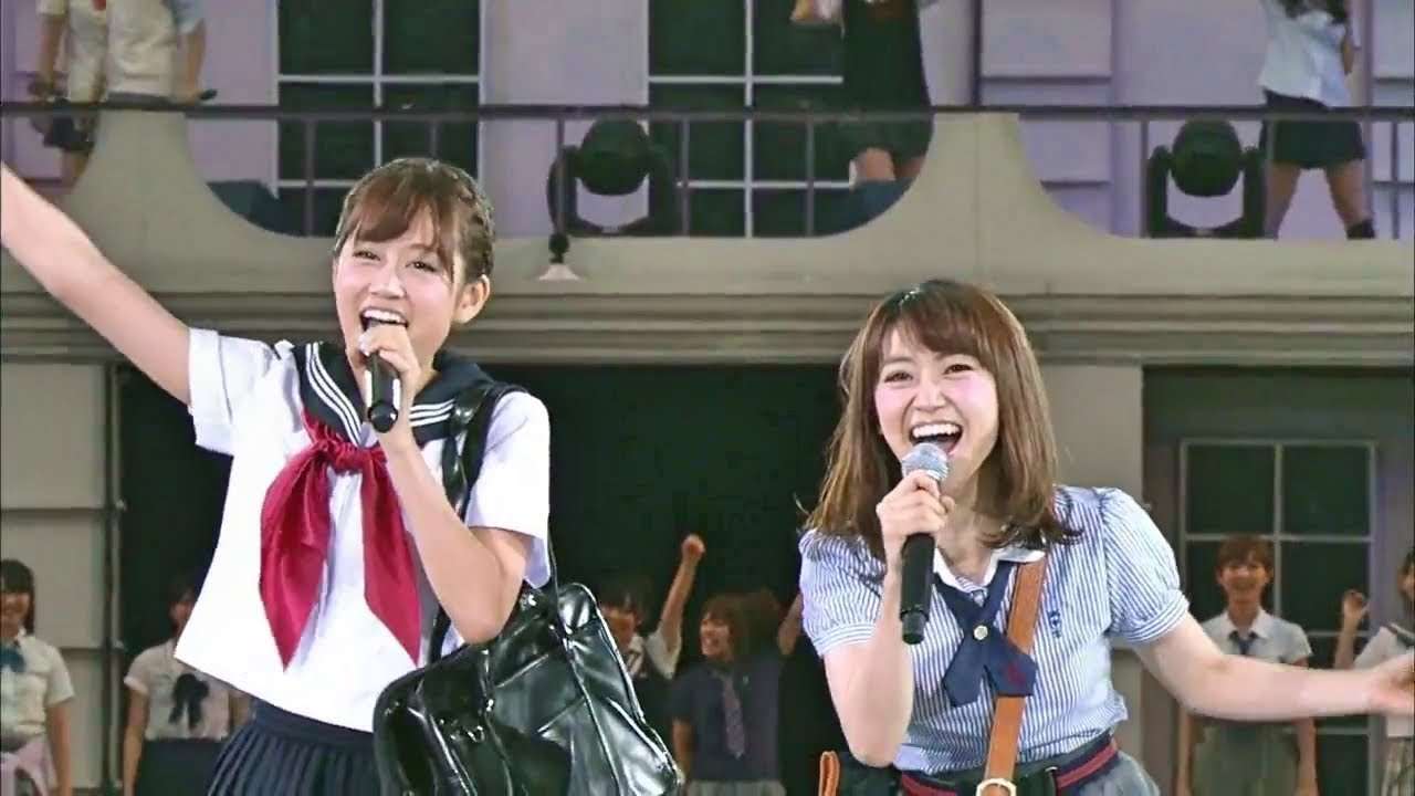 AKB48 -「少女たちよ」コンサートの最初の曲! AKB48前田敦子センター 【110724】 - YouTube