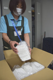 アベノマスク、在庫の山　室蘭の福祉施設　使い道なく困惑（北海道新聞） - Yahoo!ニュース