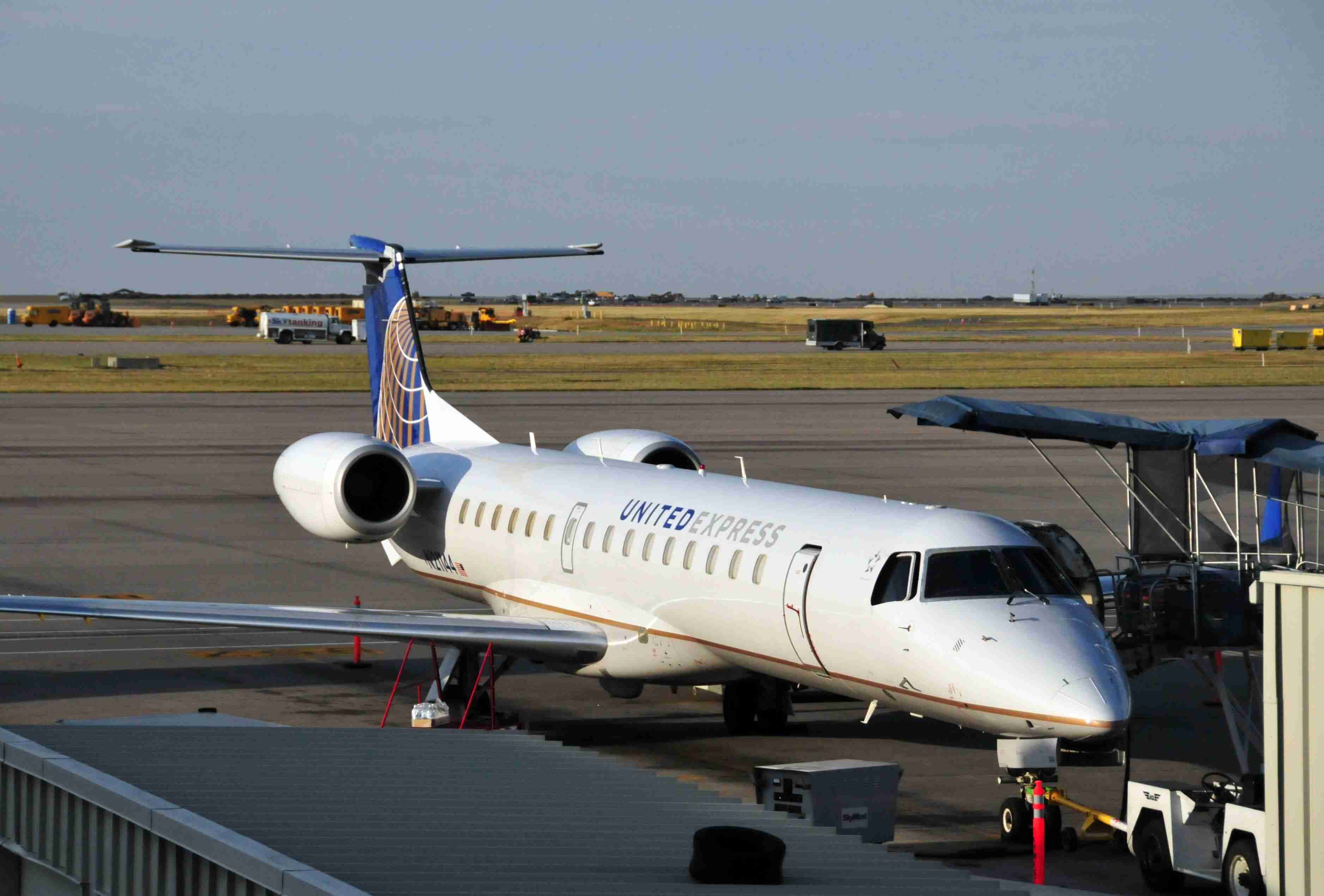 Tバックを顔に装着し「これはマスク」。迷惑な乗客が飛行機から降ろされる