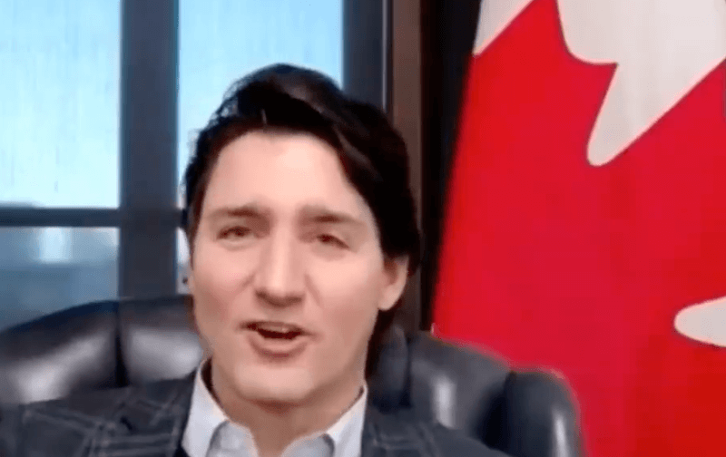 【動画あり】カナダトルドー首相：「5歳になったらすぐにワクチンが打てるようになります！興奮します、ワクワクします！」笑顔で語りかける動画に批判殺到  |  Total News World
