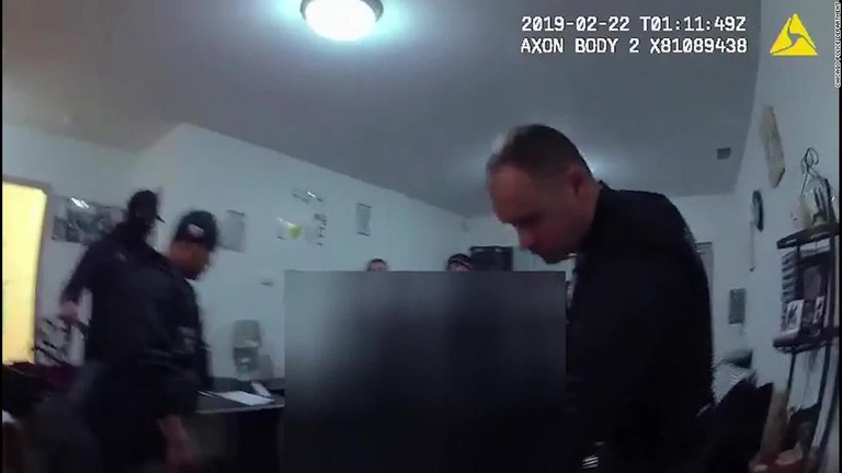 米警察が誤って住宅に突入、全裸の女性を取り押さえ　３億円の和解成立
