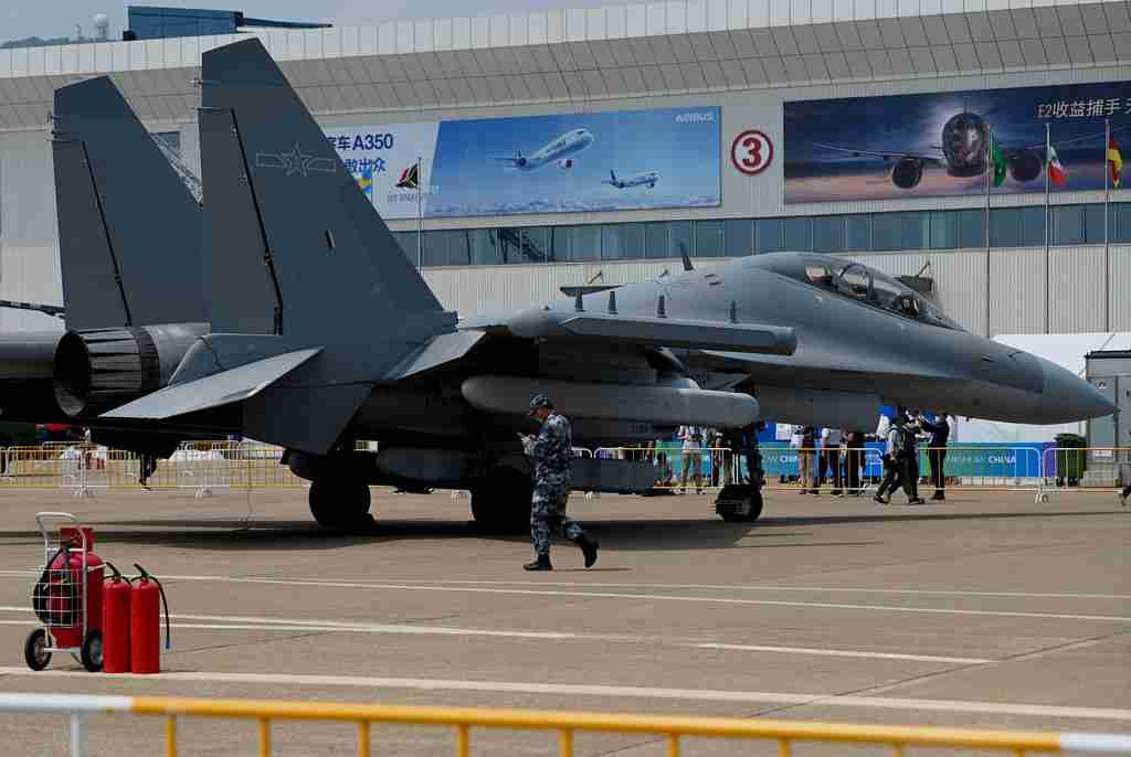 台湾識別圏に中国軍機13機　米「民主主義サミット」に反発か（時事通信） - Yahoo!ニュース