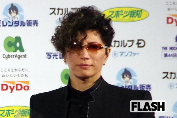 GACKT活動休止の裏で “仮想通貨トラブル再燃” の不安…LINEで苦情殺到、仕事仲間は「許せない」と激怒