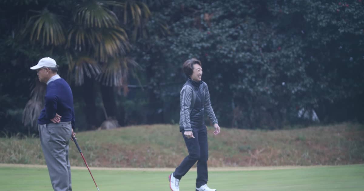 五輪外交ボイコット騒動中に橋本聖子氏が中国大使を「接待ゴルフ」 | FRIDAYデジタル