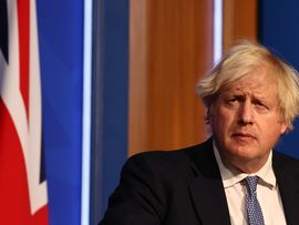 英国はオミクロン感染の「高波」に直面、追加接種を－ジョンソン首相（Bloomberg） - Yahoo!ニュース