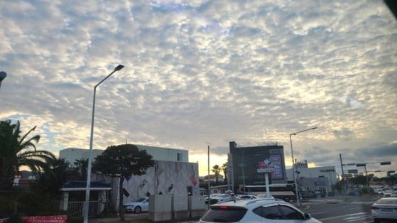 済州地震の前兆？　２０分前に投稿された「地震雲」にざわつく…専門家の意見は＝韓国（中央日報日本語版） - Yahoo!ニュース