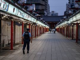 日本滞在の外国人、警察から差別的扱い受ける事案-米大使館が警告（Bloomberg） - Yahoo!ニュース
