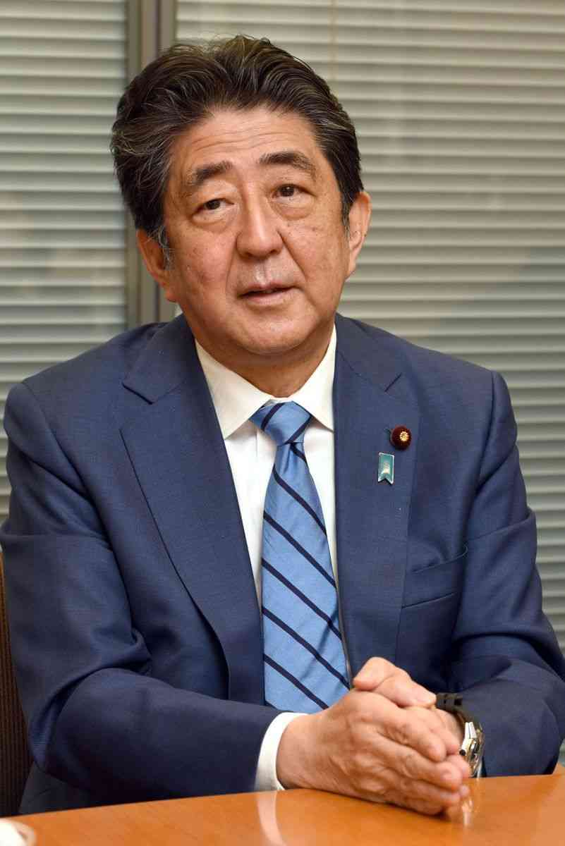 安倍氏「憲法改正頑張って」　首相にエール（産経新聞） - Yahoo!ニュース