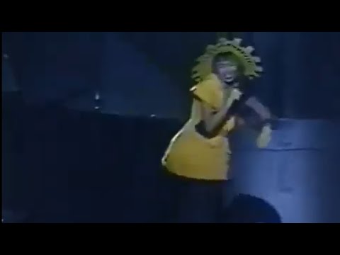 ◆SUGAR TOWNはさよならの町◆ #松任谷由実 ♪歌詞付♪ #ユーミン #荒井由実 - YouTube