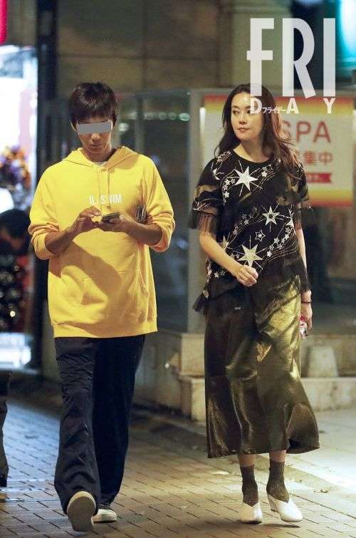 観月ありさ、祝福バルーンで45歳の誕生日を報告「芸歴40周年と歌手デビュー30周年を迎えました」