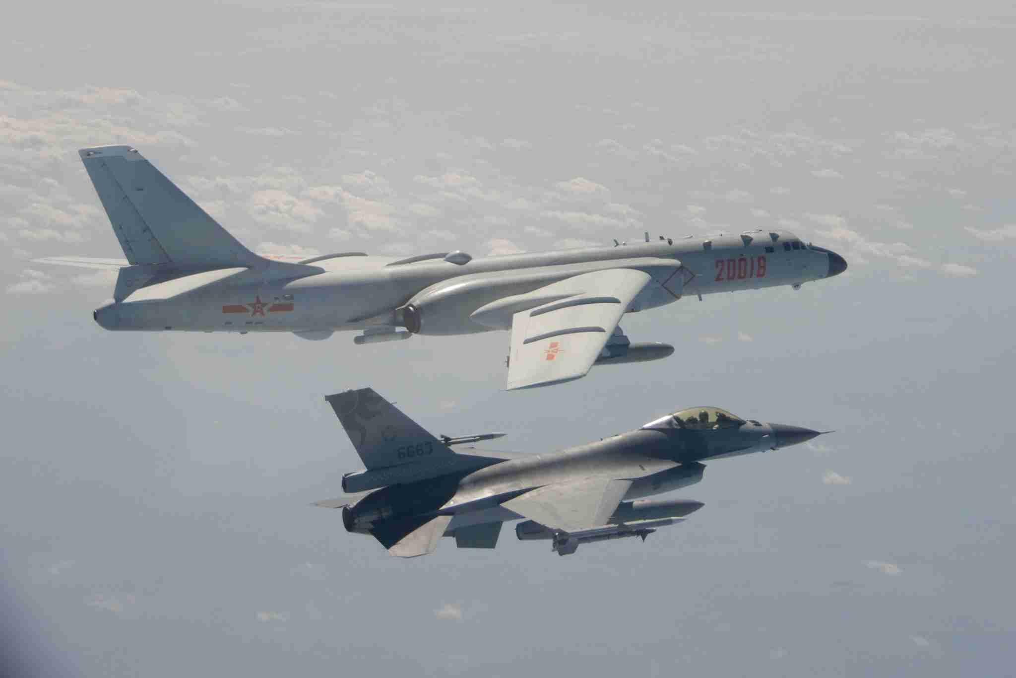 中国軍機の台湾防空圏進入、月に延べ100機以上 3か月連続（ＡＦＰ＝時事） - Yahoo!ニュース