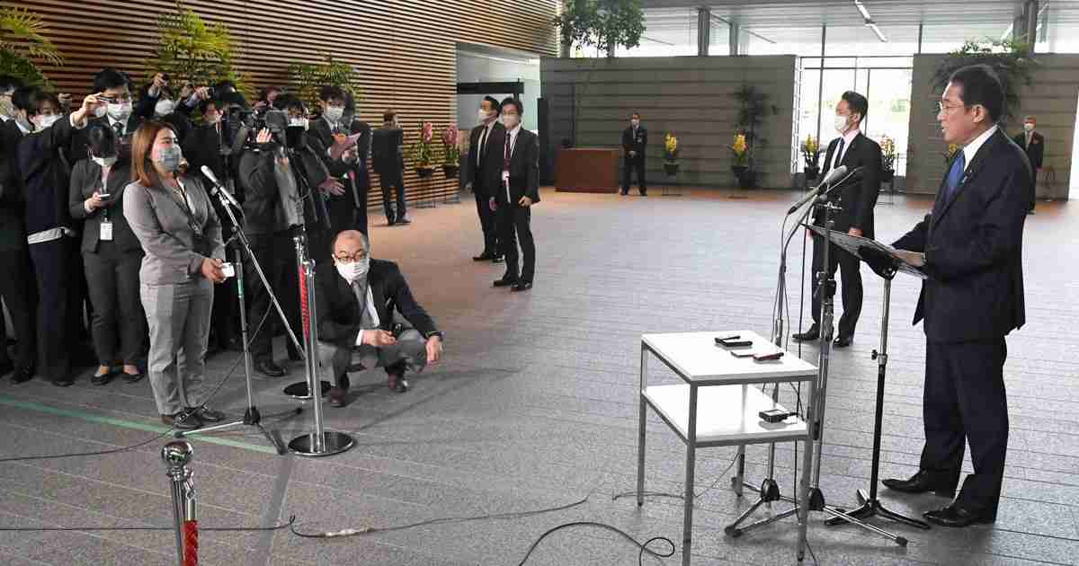 オミクロン株入国禁止　首相、即断　念頭にはあの「教訓」 | 毎日新聞