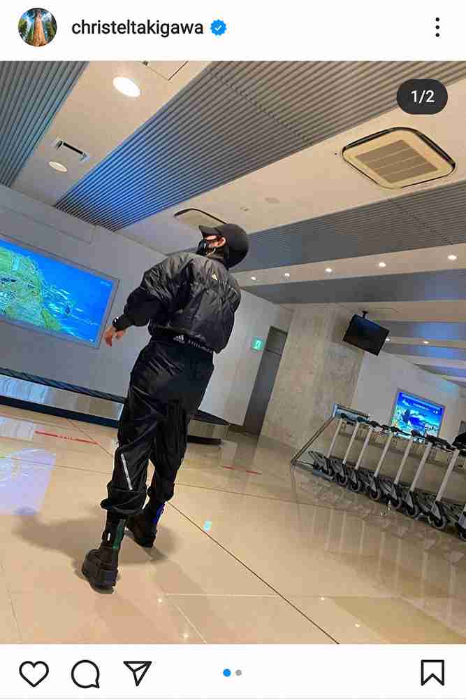 滝川クリステル「特殊部隊？」とツッコミ入った黒ずくめの姿公開　「カッコいいけど怖い」の声