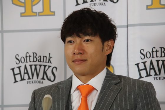 ソフトバンク柳田悠岐、1000万円増の6.2億円でサイン　松井秀喜氏抜き日本人野手史上最高年俸