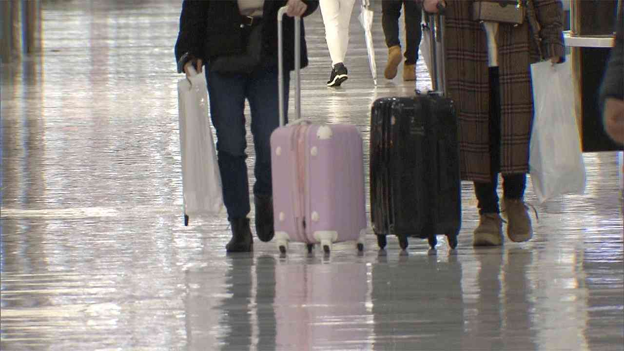 【速報】都内で自宅待機中の1人がオミクロン株感染　濃厚接触者の1人は新型コロナ感染（FNNプライムオンライン） - Yahoo!ニュース